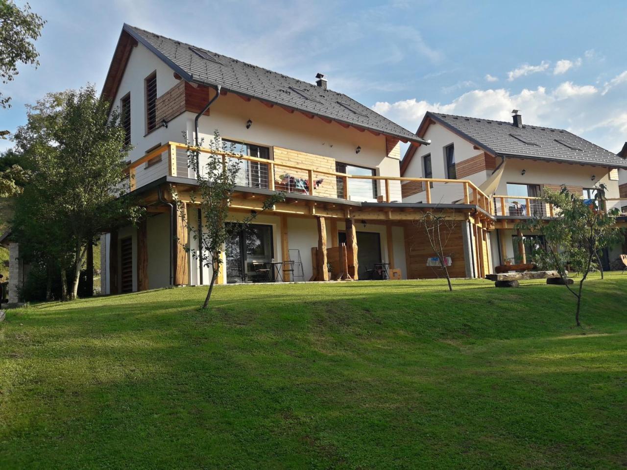 Pr'Fik Apartments Kranj Exterior photo